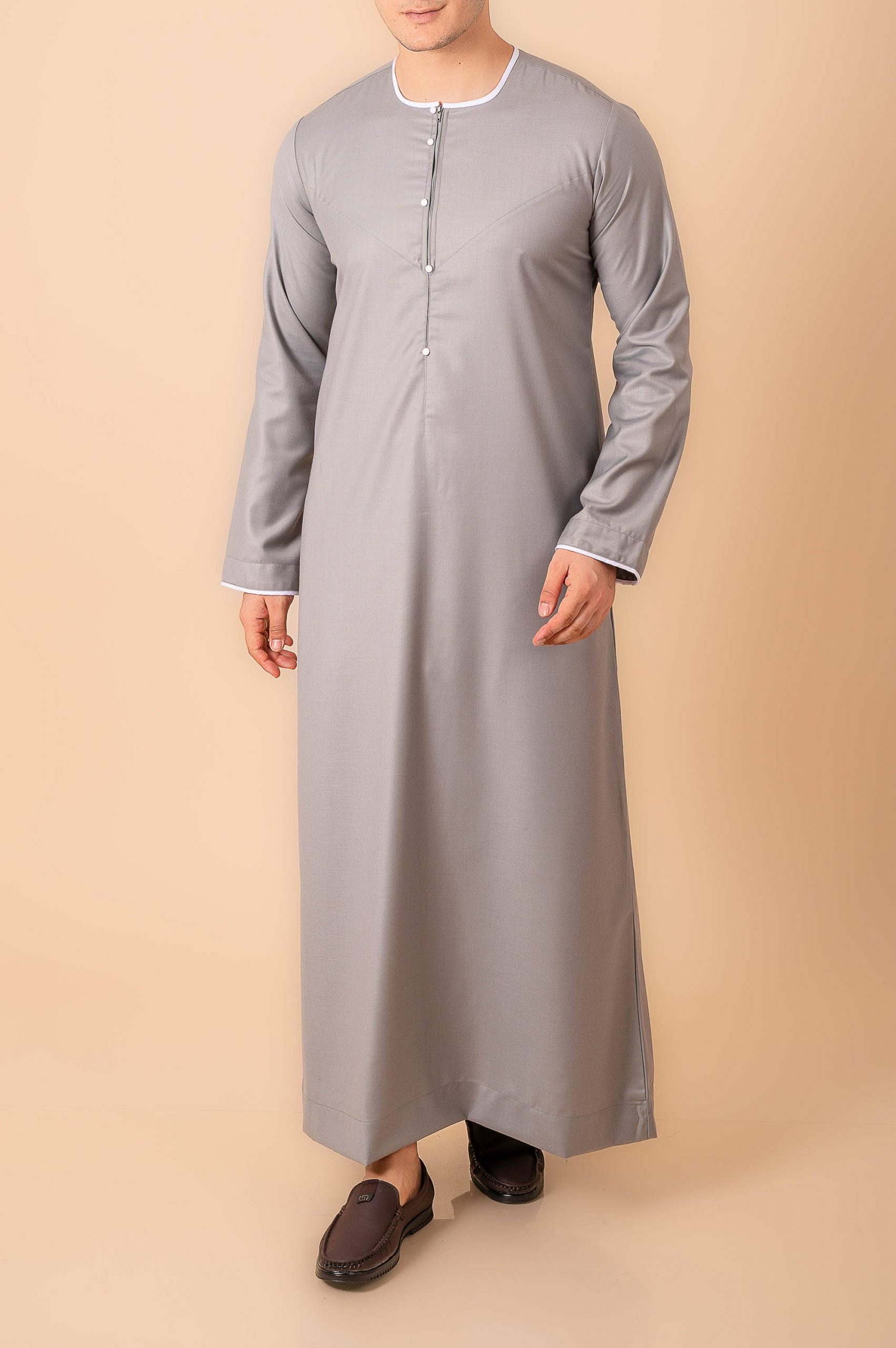 Premium Light Grey Emirati-Style Thobe with White Contrast Piping & Minimal Panel Design - Image 6 - Ruby Online