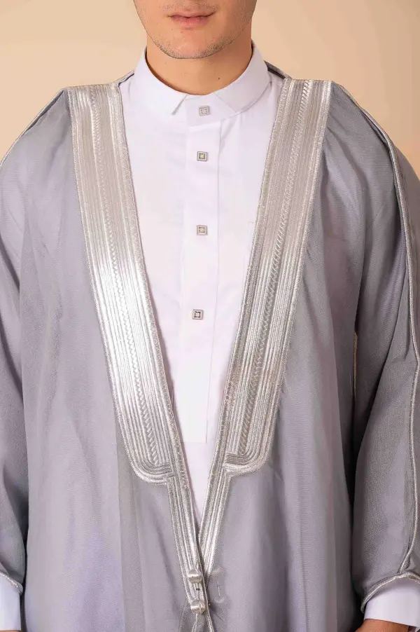 Elegant Grey Arabic Bisht for Men with Silver Zari Edge Embroidery – Premium Lightweight Open-Front Cloak - Image 6 - Ruby Online