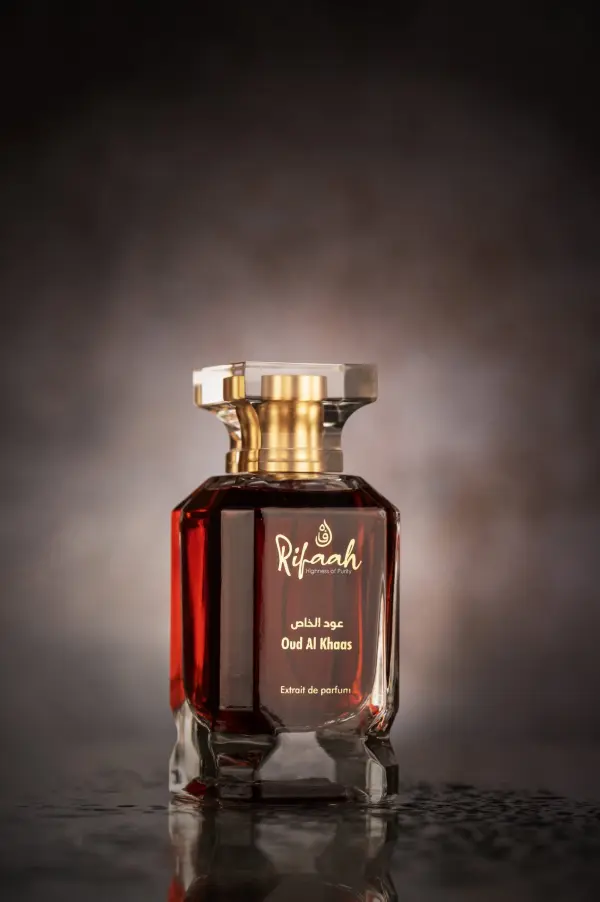 Rifaah Oud Al Khaas Extrait de Parfum 100ml – Deep Ruby Luxury Oud Perfume with Gold Signature Bottle - Image 2 - Ruby Online