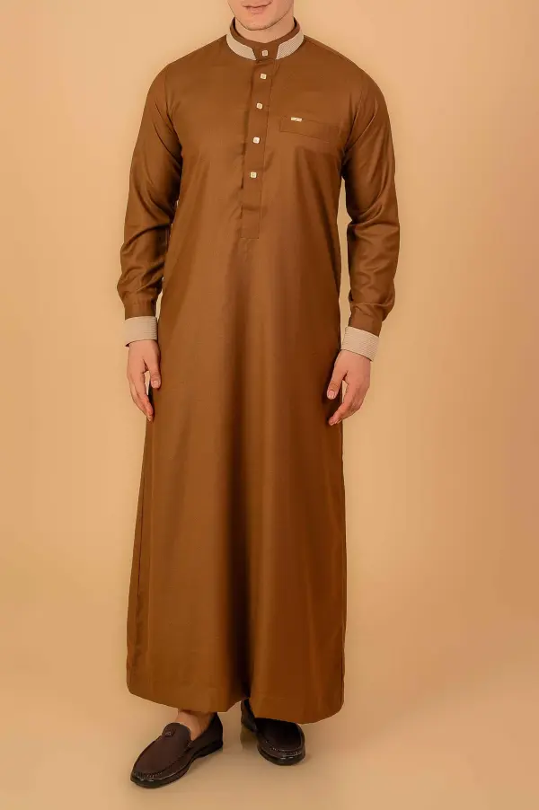 Copper Brown Contrast Collar Thobe – Modern Buttoned Men’s Islamic Wear - Image 2 - Ruby Online