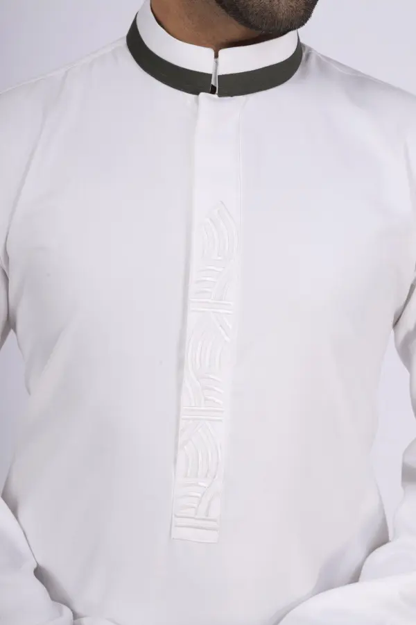 Off-White Thobe with Tonal Embroidery Strip & Contrast Band Collar - Image 6 - Ruby Online