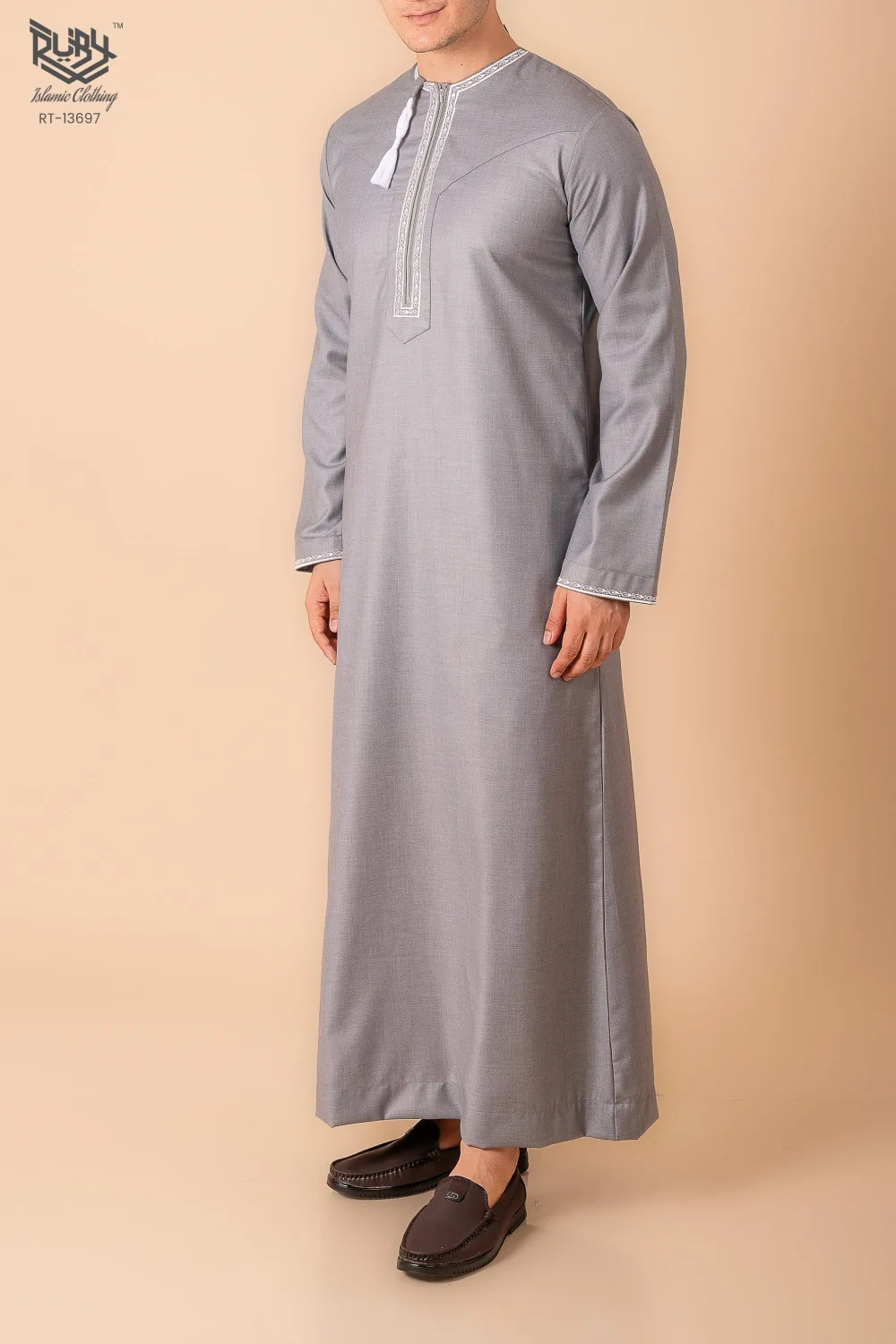 Light Grey Omani Thobe with White Geometric Embroidery & Tassel - Image 3 - Ruby Online
