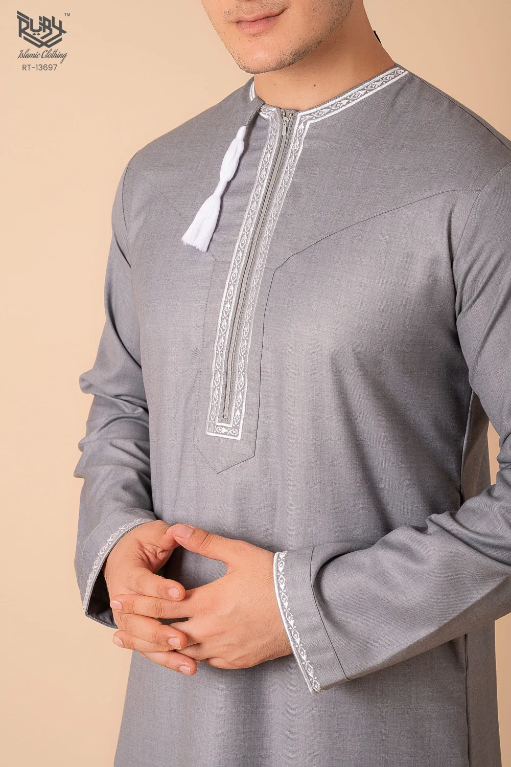 Light Grey Omani Thobe with White Geometric Embroidery & Tassel - Image 5 - Ruby Online