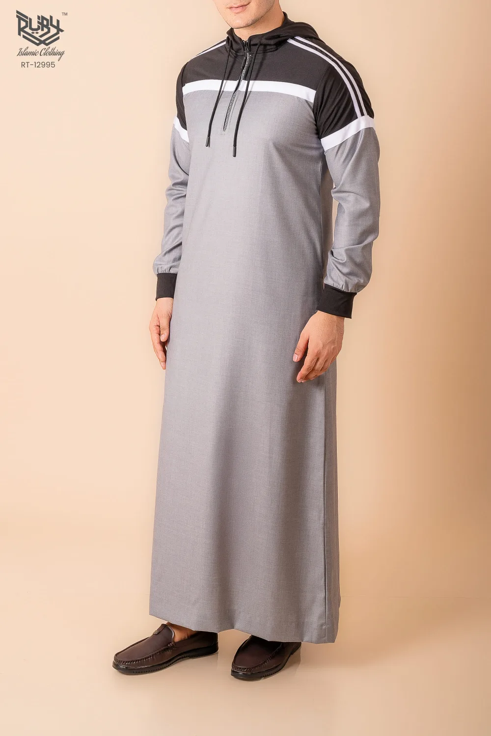 Men’s Light Grey Hooded Thobe with Black Panel & White Stripe Design - Image 2 - Ruby Online
