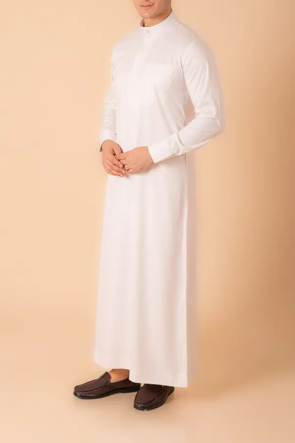 Premium Cream White Classic Thobe with Pleated Front Panel & Band Collar - Image 2 - Ruby Online